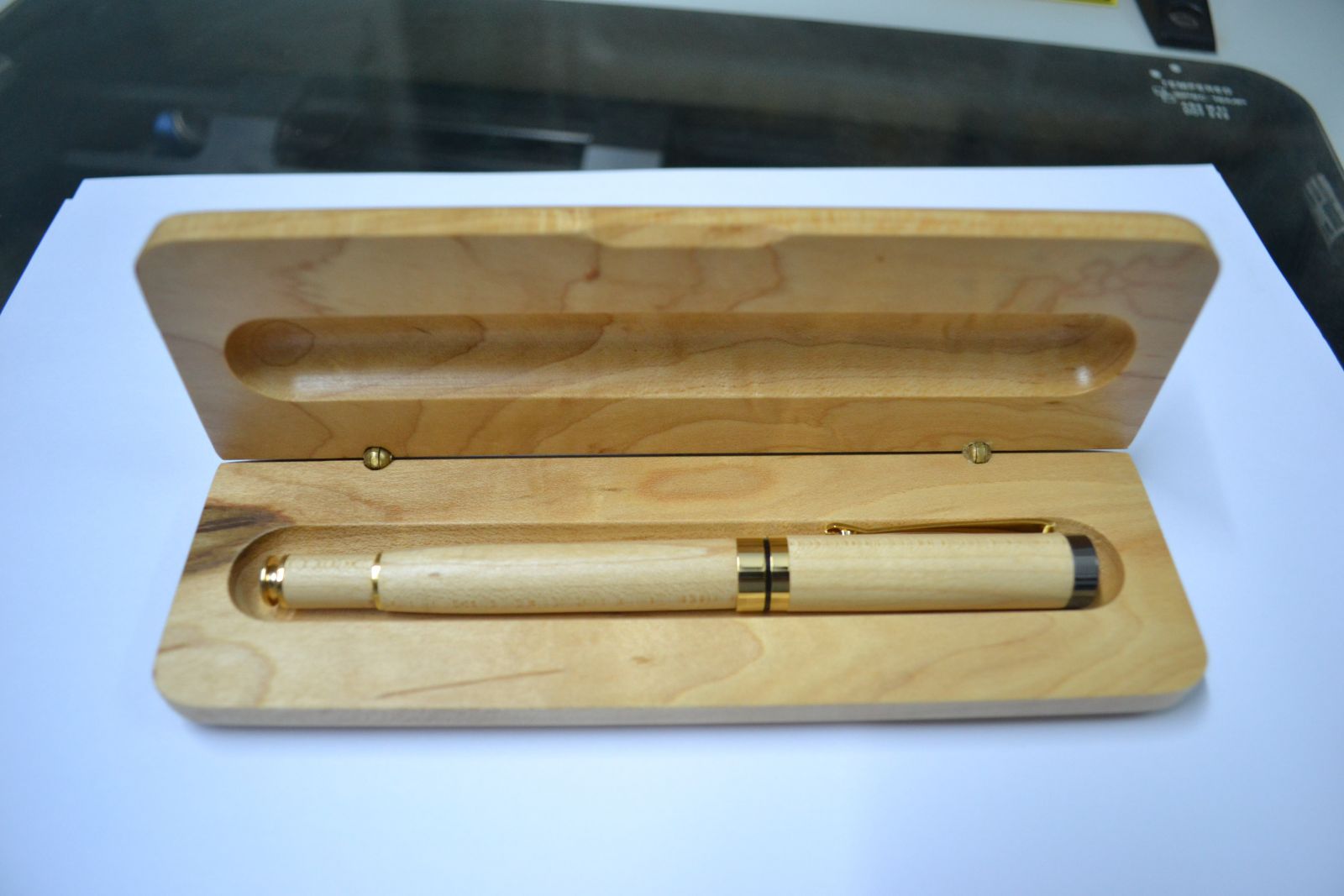 Hộp bút gỗ vuông 2